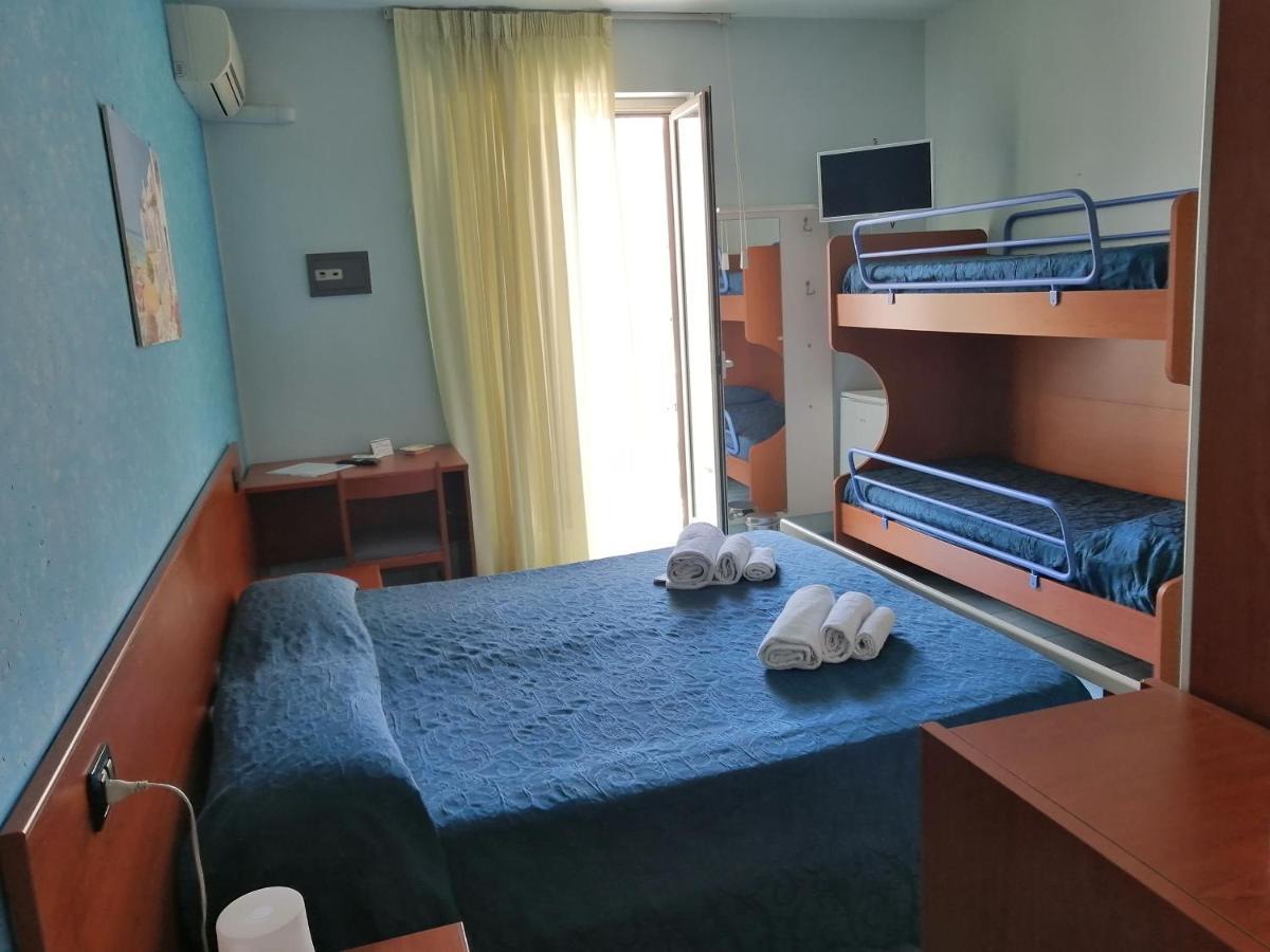 Megaron Hotel Pozzallo Eksteriør billede