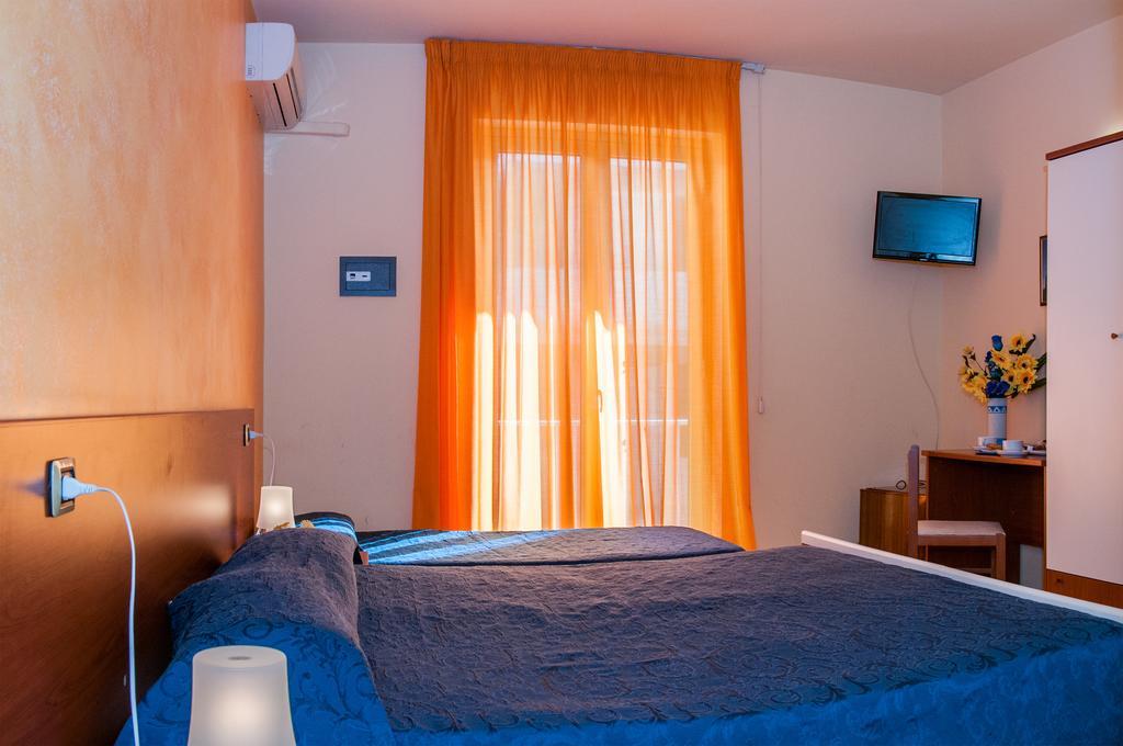 Megaron Hotel Pozzallo Eksteriør billede
