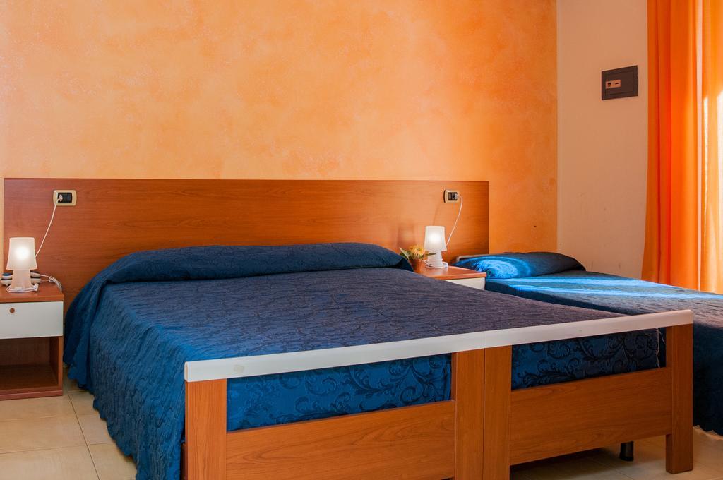 Megaron Hotel Pozzallo Eksteriør billede