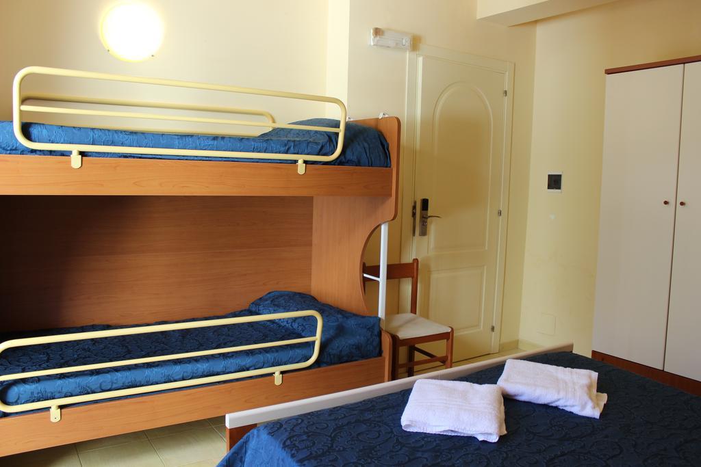 Megaron Hotel Pozzallo Eksteriør billede